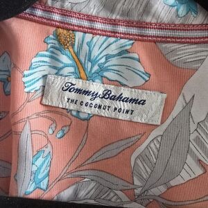 Tommy Bahama Hawaiian Shirt Mens Size XL  Floral Short Sleeve